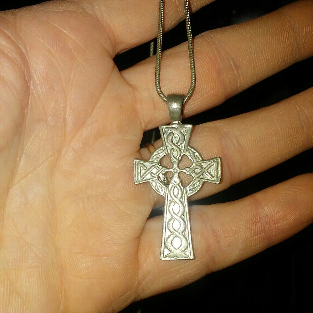 Cross neclace